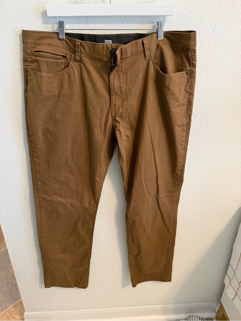 English Laundry Men's Khaki Brown Slim Chinos